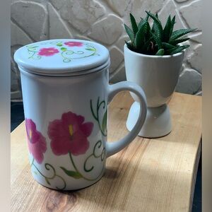 JOSHUA MAXWELL | Hibiscus Pattern Porcelain Mug with Lid and Infuser